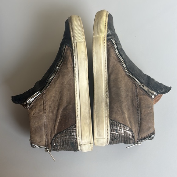 Women’s Italian leather zipper sneakers size 9 EU 39 bought in Italy - Picture 2 of 8